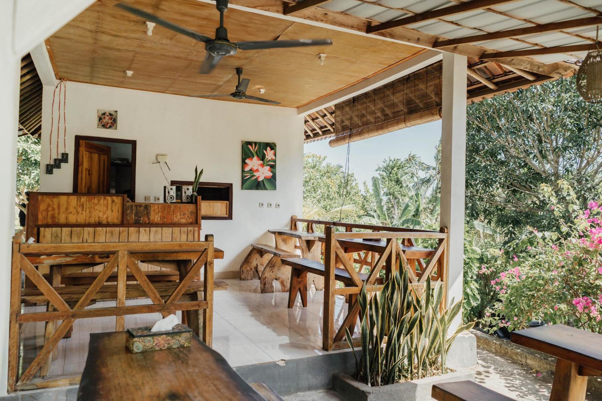 Temeling Jungle Inn Batumadeg Екстер'єр фото