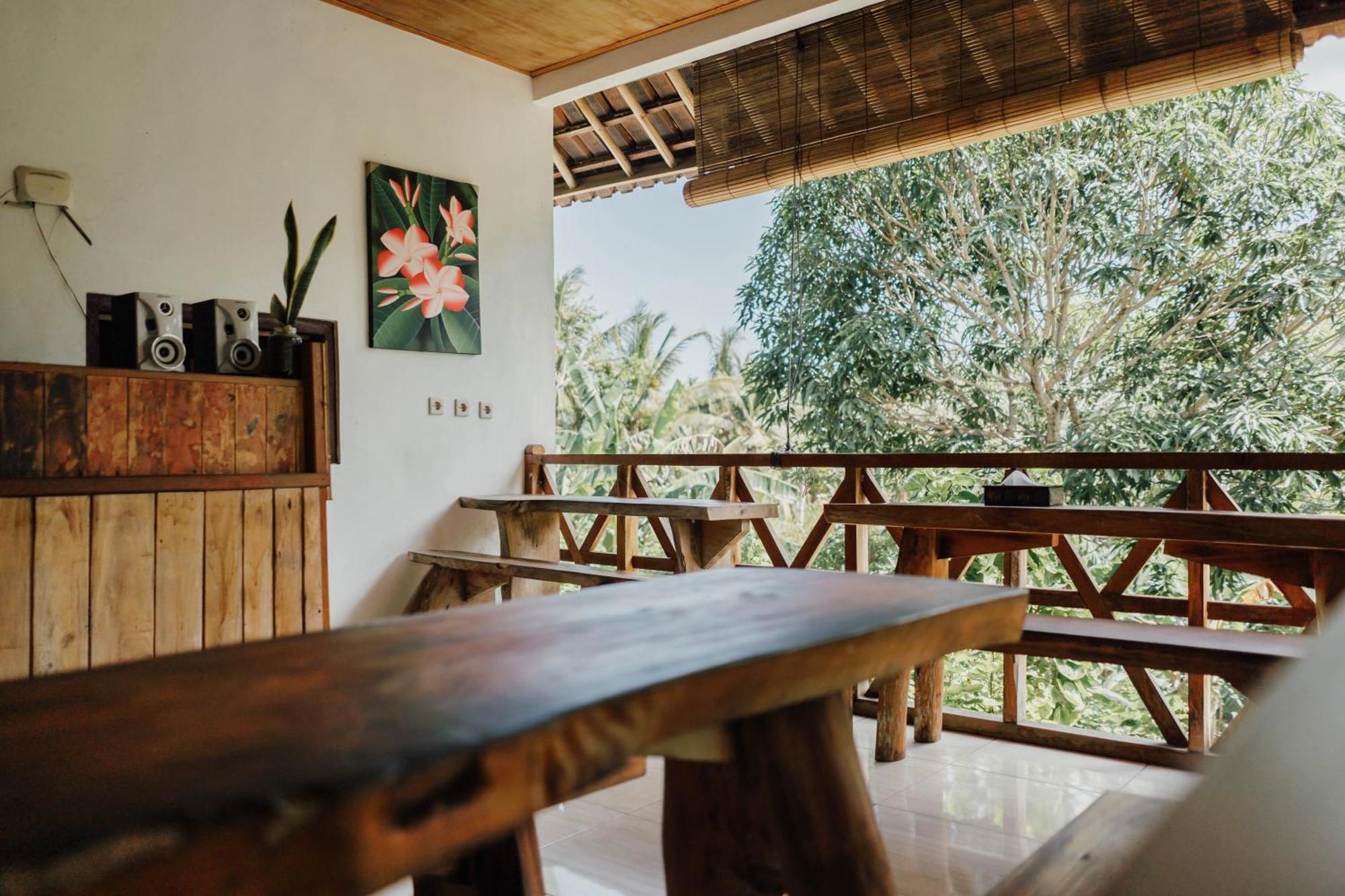 Temeling Jungle Inn Batumadeg Екстер'єр фото