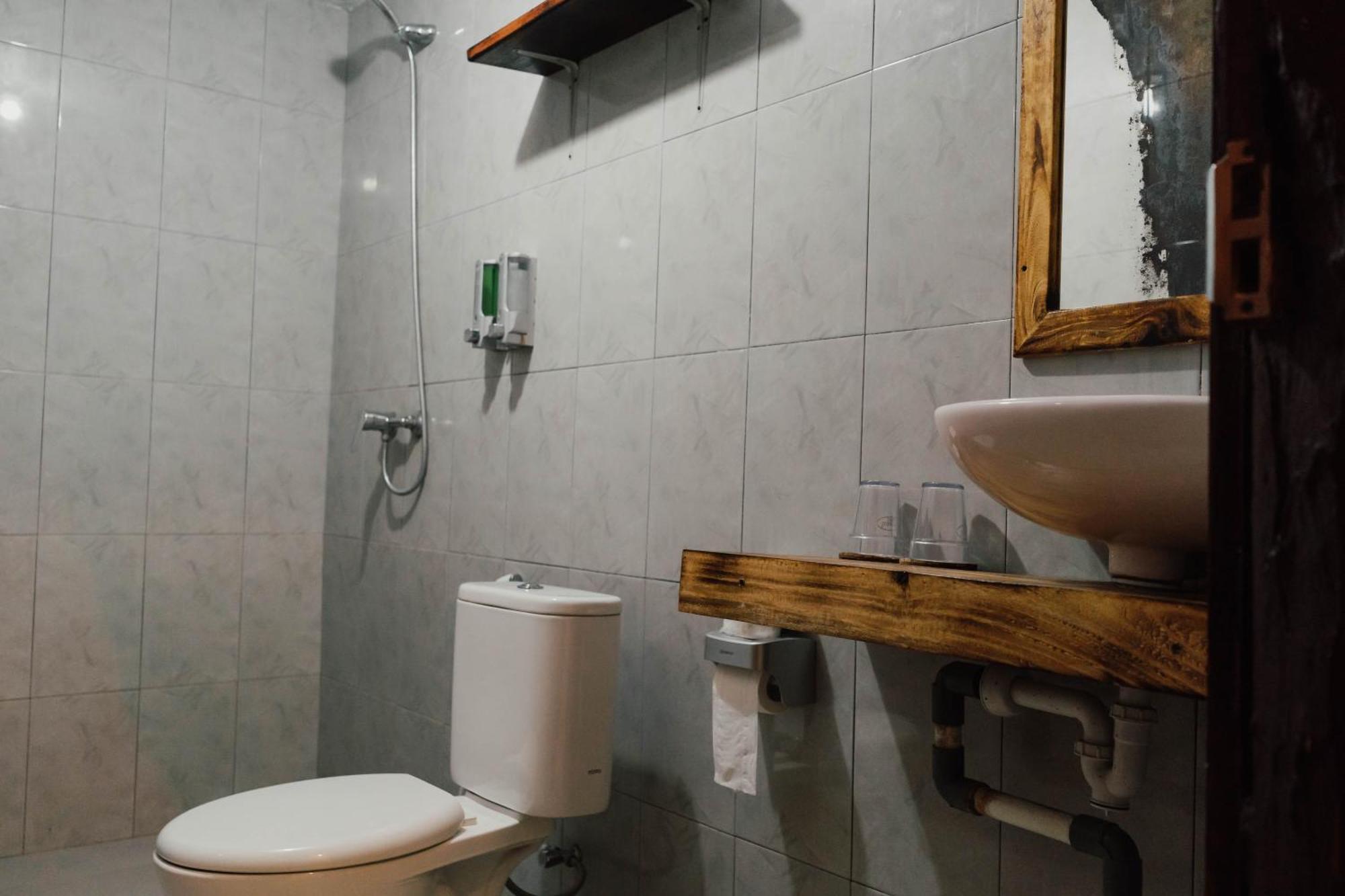 Temeling Jungle Inn Batumadeg Екстер'єр фото